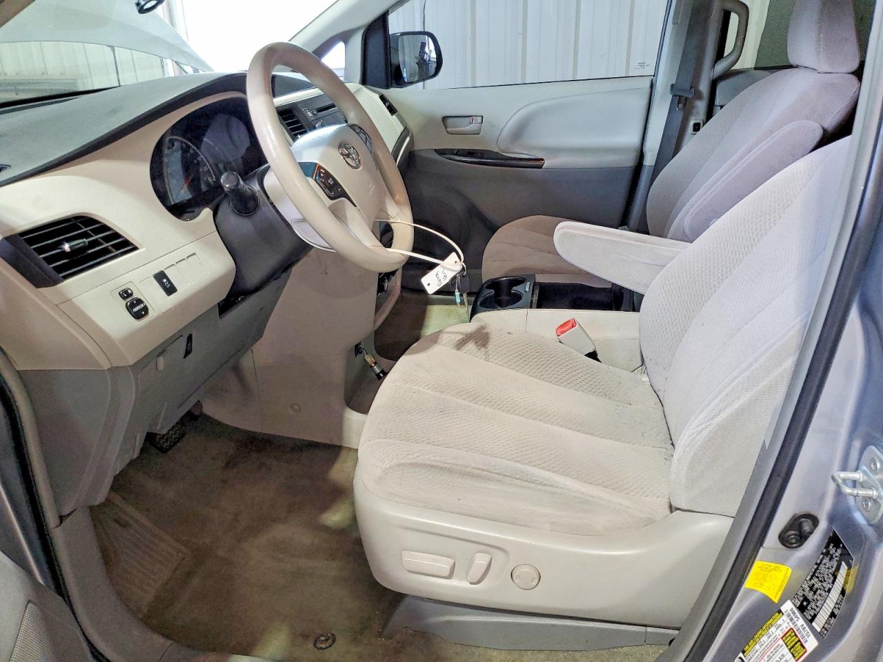2013 TOYOTA SIENNA