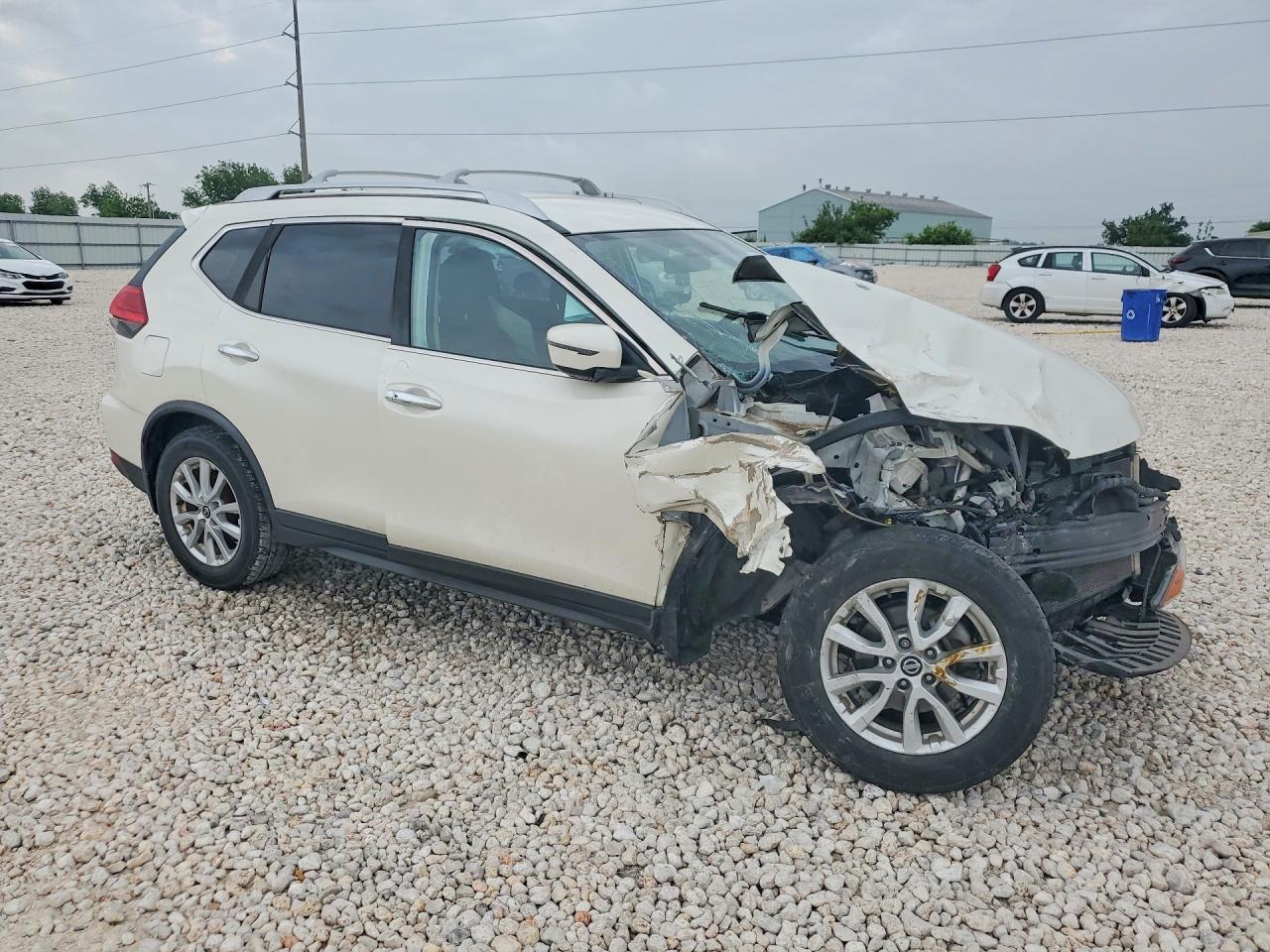 2017 NISSAN ROGUE
