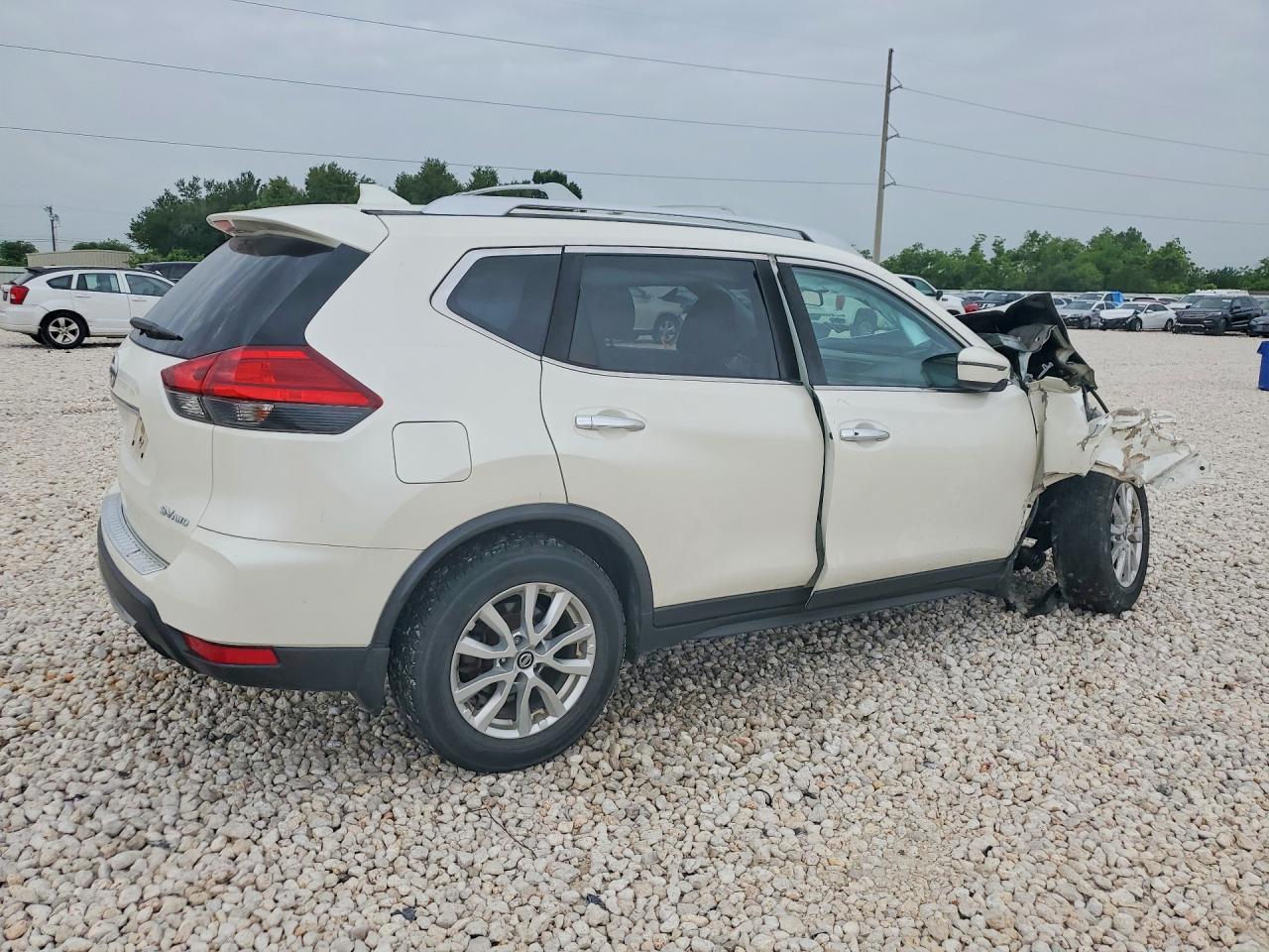 2017 NISSAN ROGUE