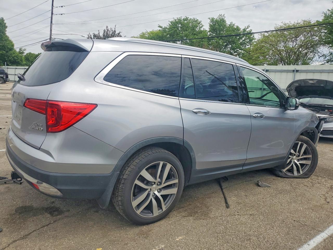 2017 HONDA PILOT