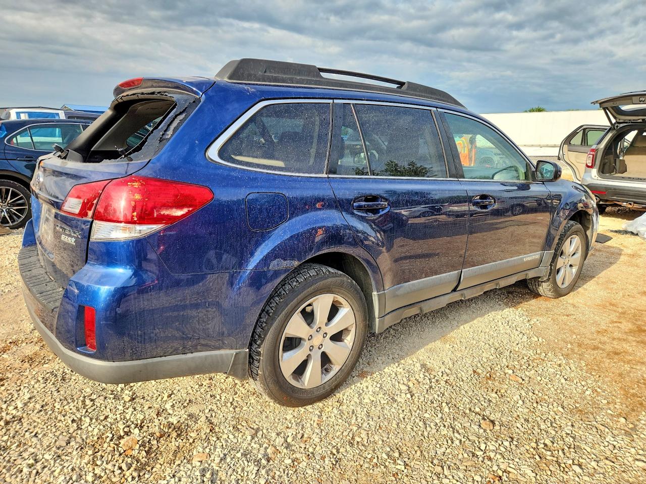 2010 SUBARU OUTBACK