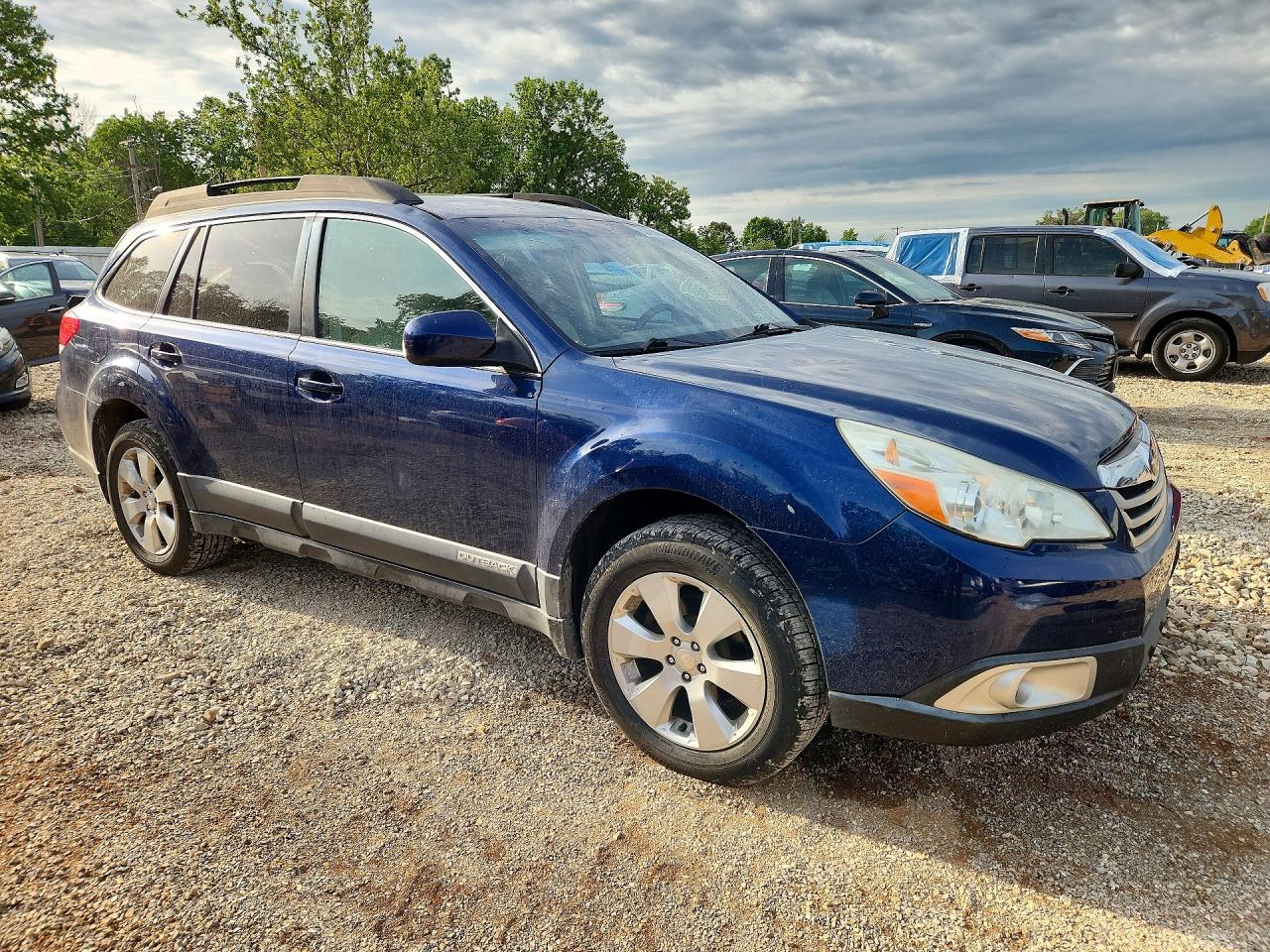 2010 SUBARU OUTBACK