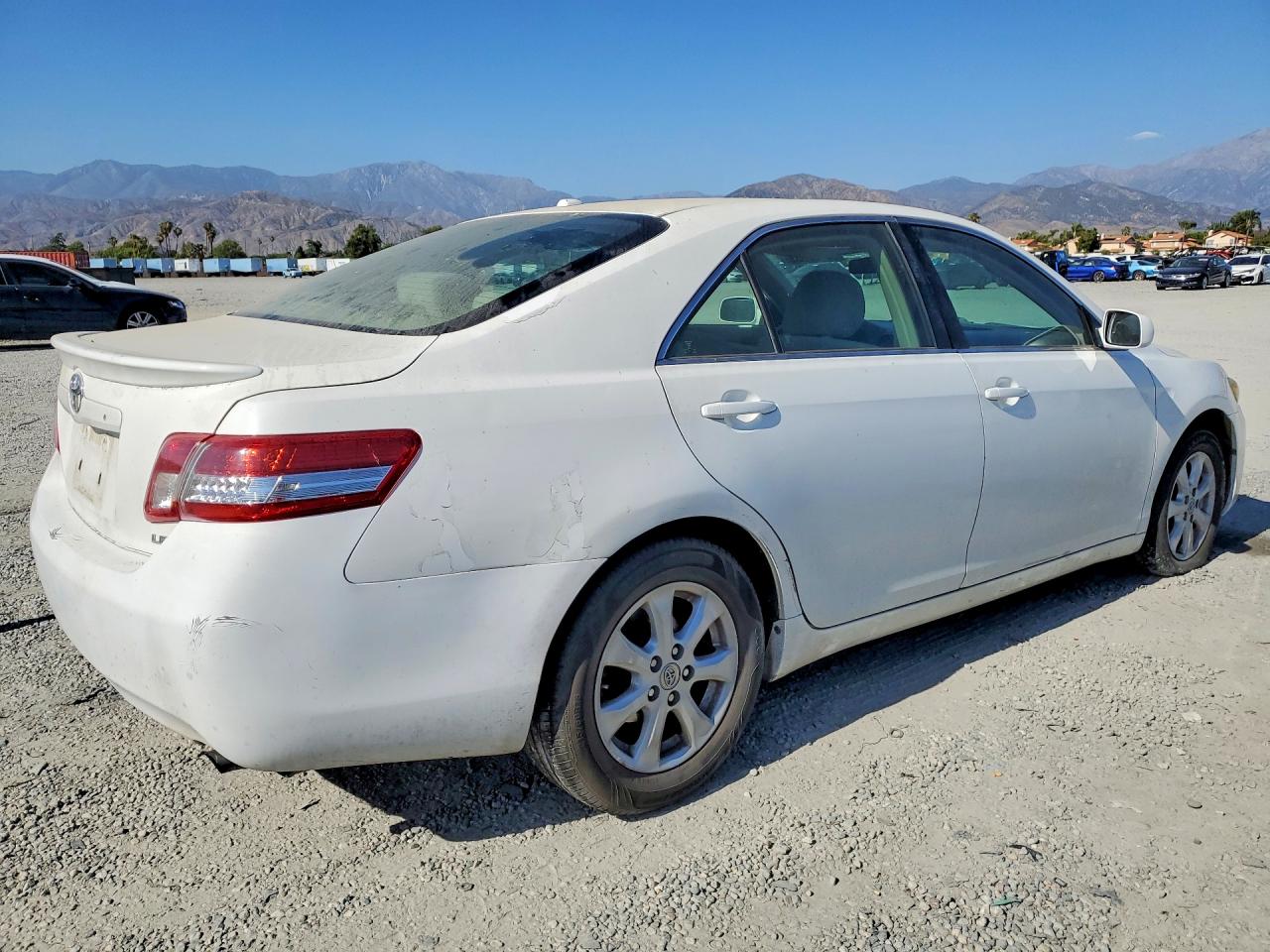 2011 TOYOTA CAMRY