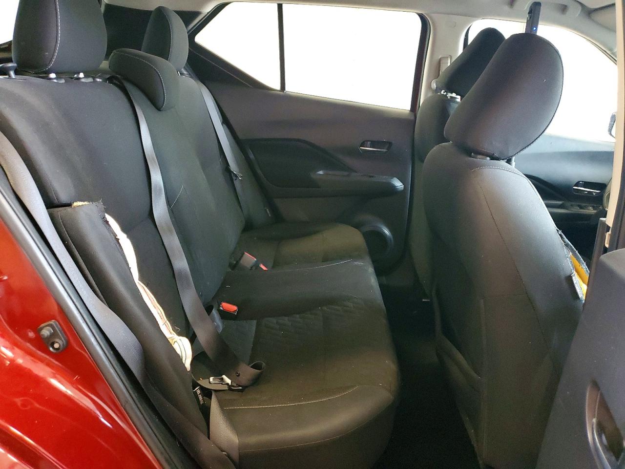 2021 NISSAN KICKS