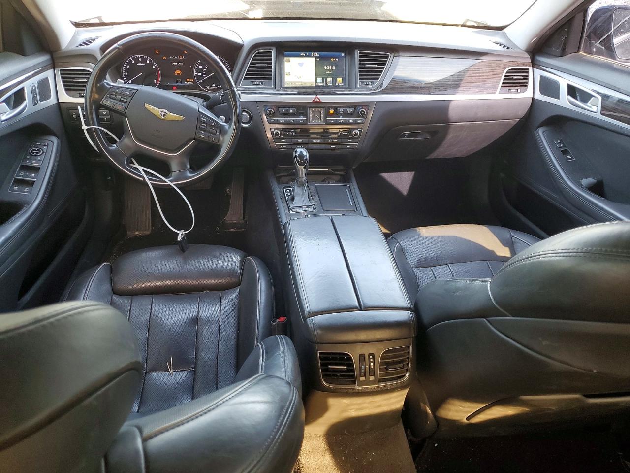 2015 HYUNDAI GENESIS
