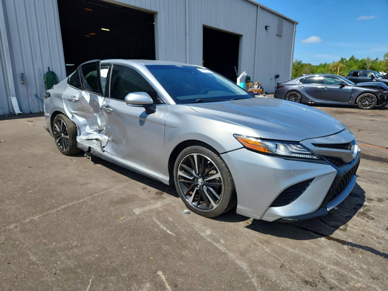 2018 TOYOTA CAMRY