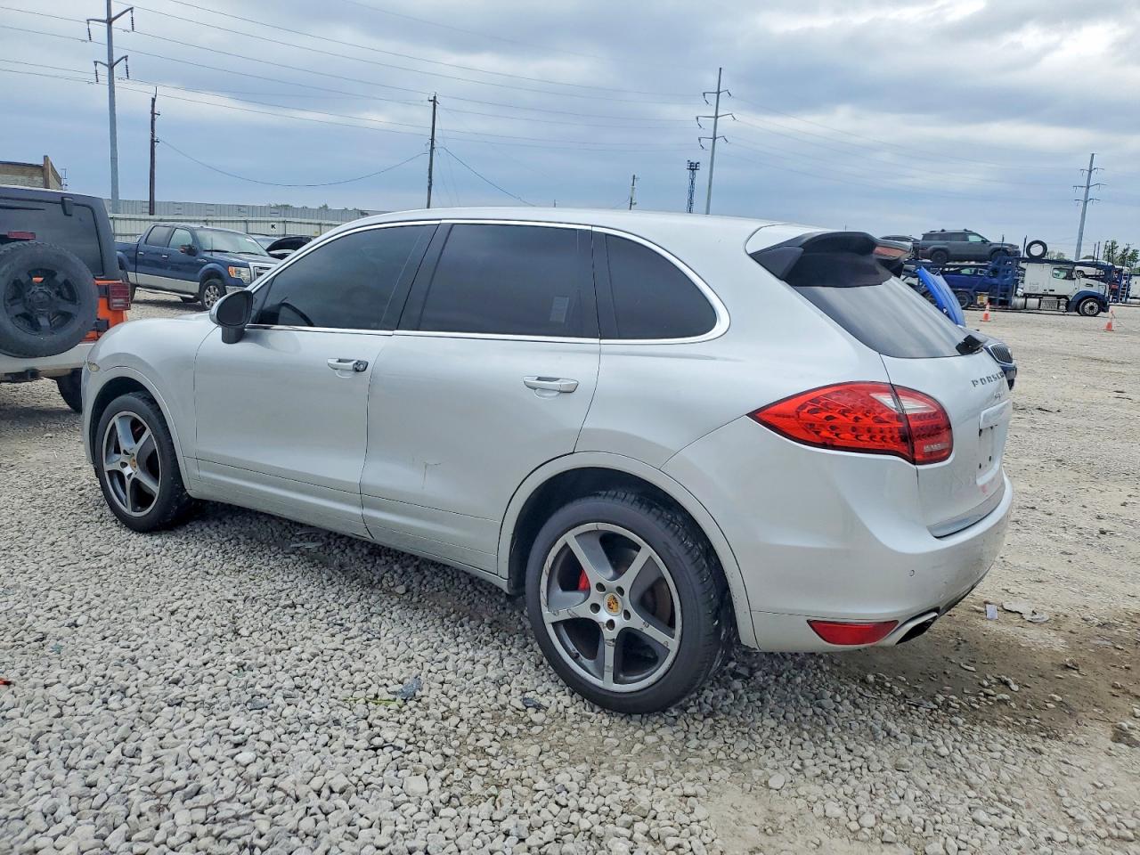 2011 PORSCHE CAYENNE