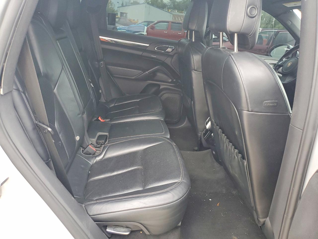 2011 PORSCHE CAYENNE