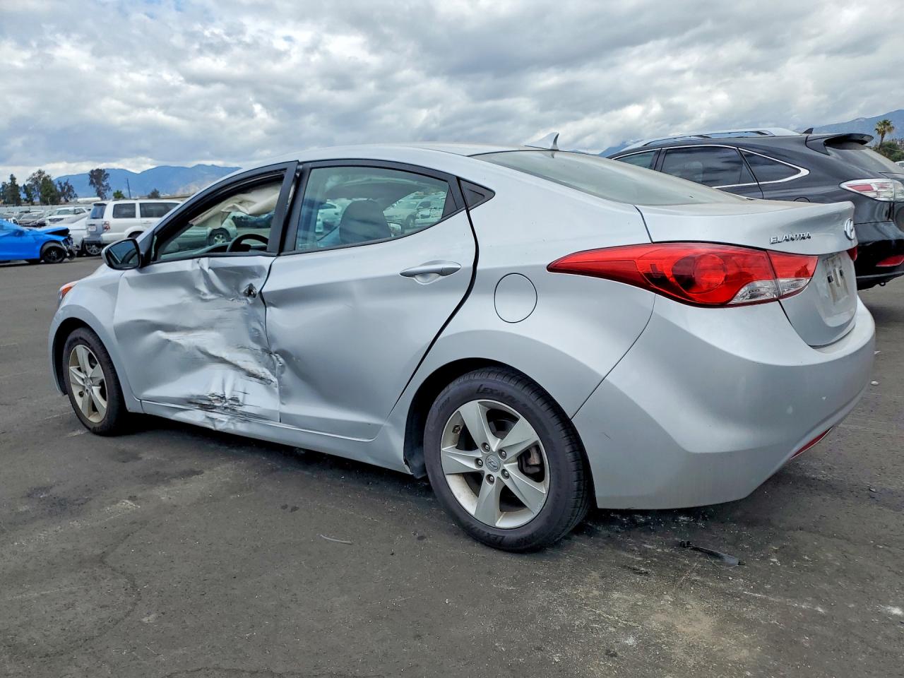 2013 HYUNDAI ELANTRA