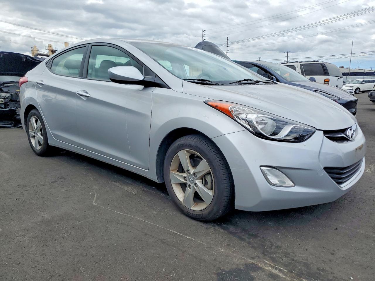 2013 HYUNDAI ELANTRA