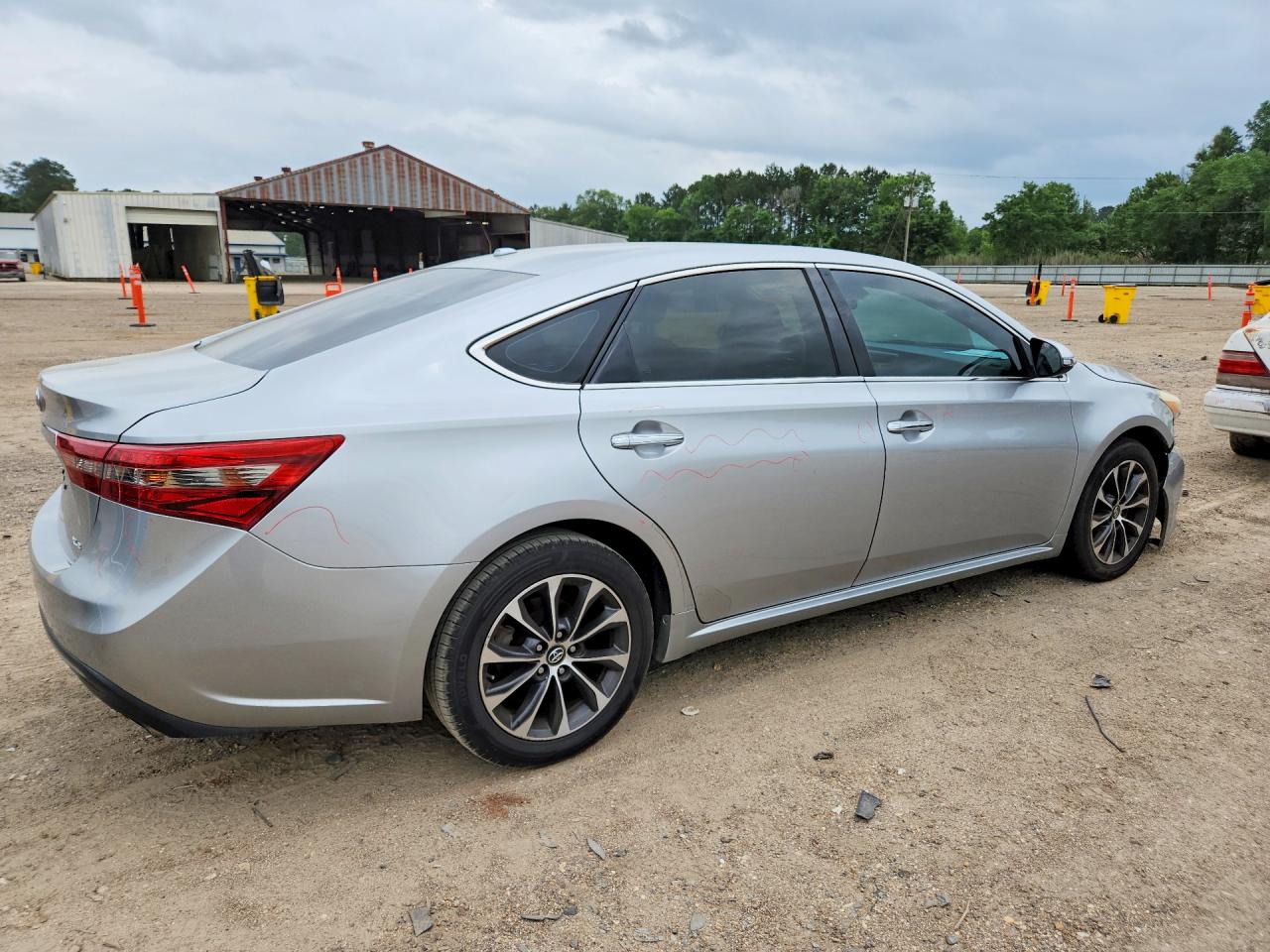 2018 TOYOTA AVALON
