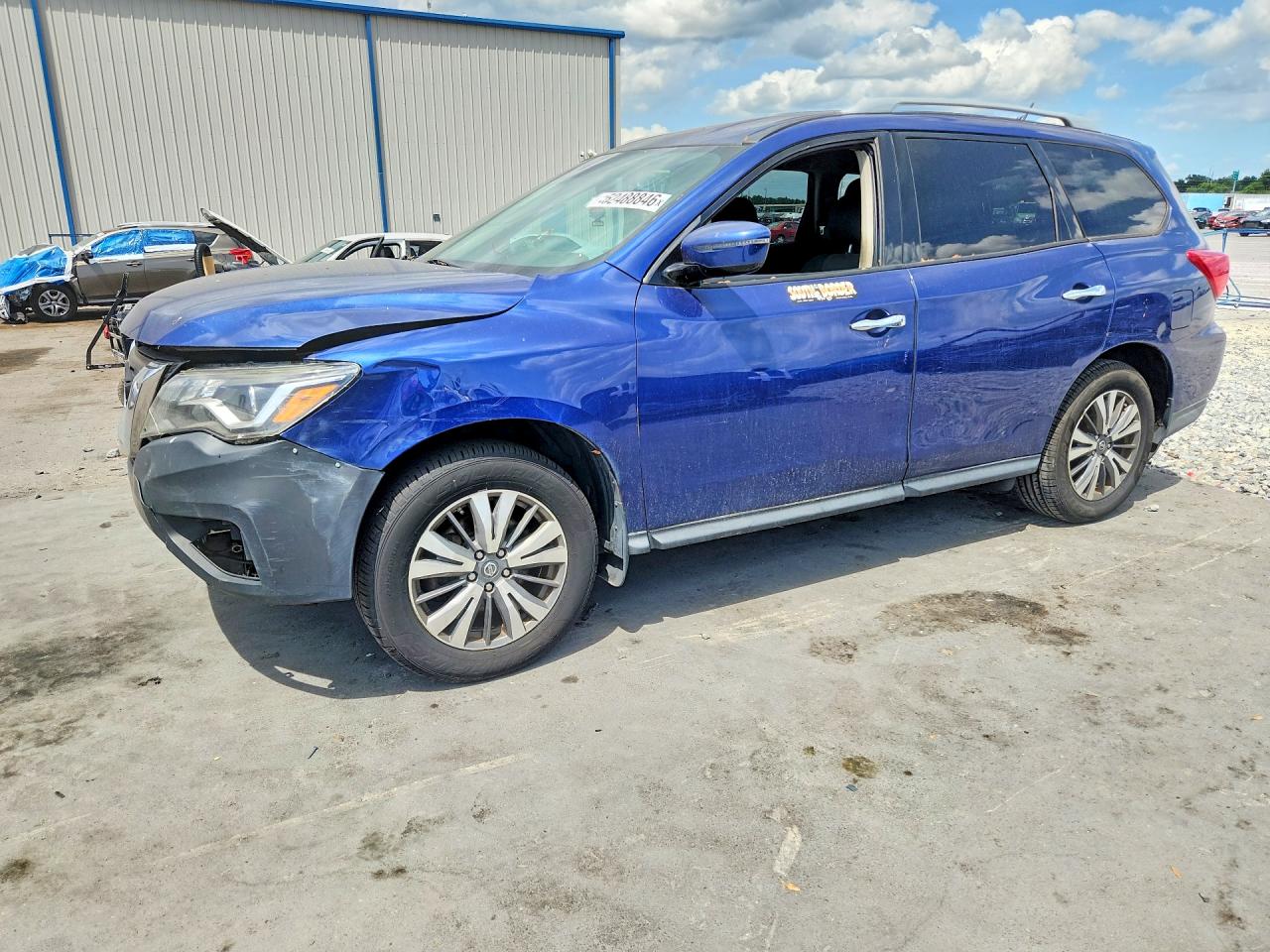 2017 NISSAN PATHFINDER