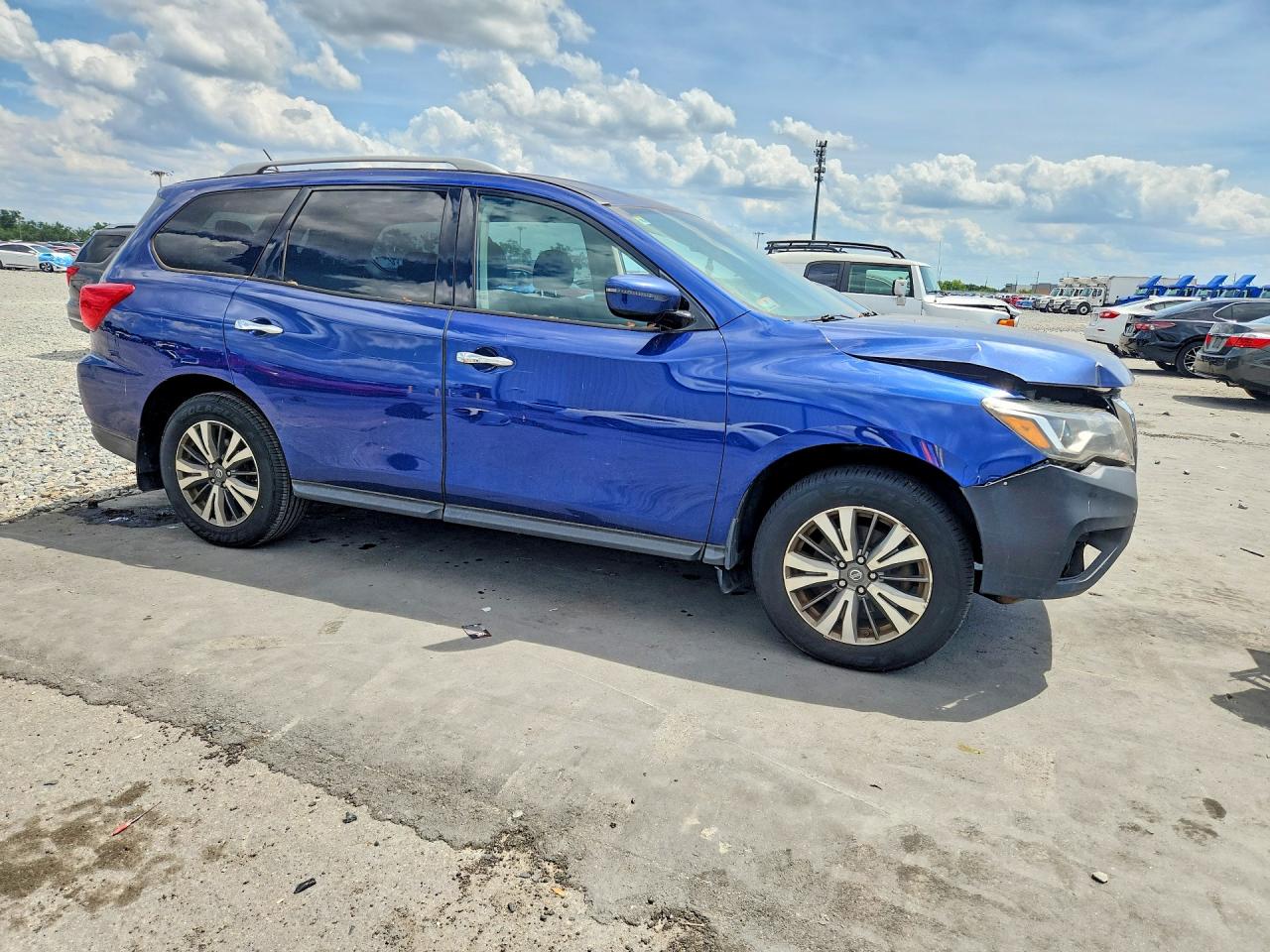 2017 NISSAN PATHFINDER