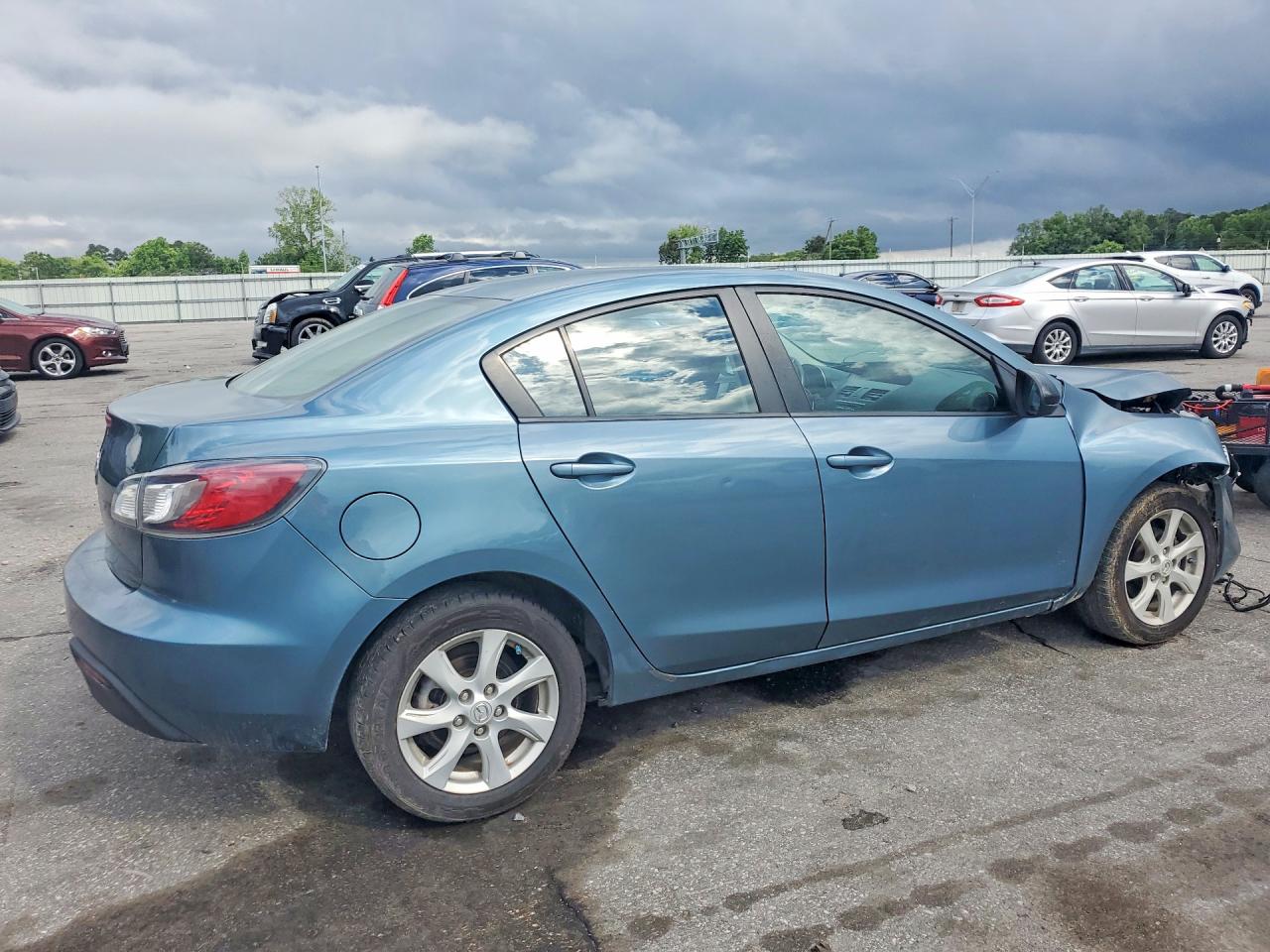 2011 MAZDA 3
