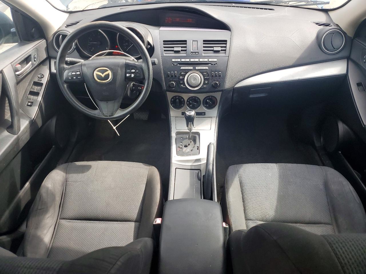 2011 MAZDA 3