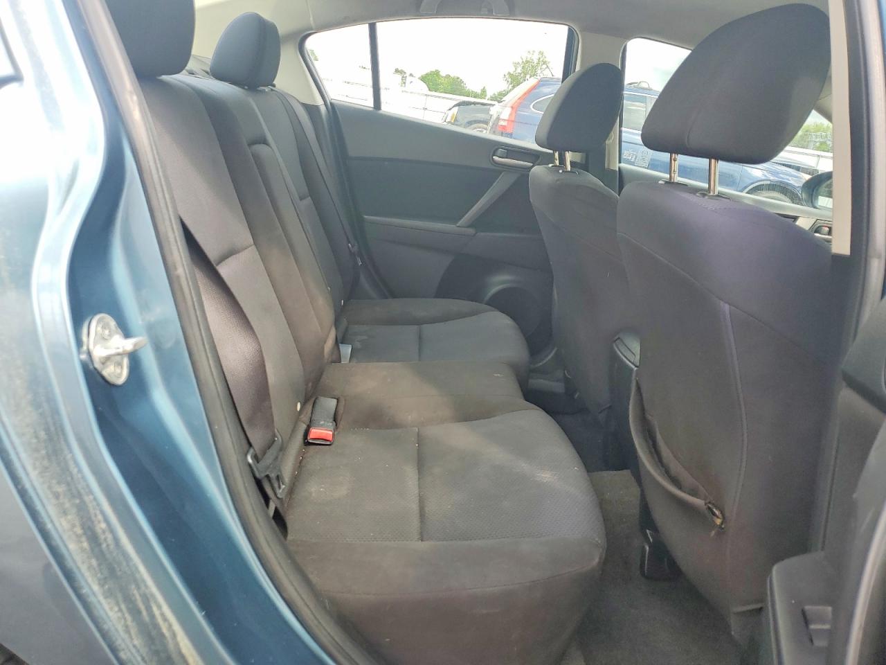 2011 MAZDA 3