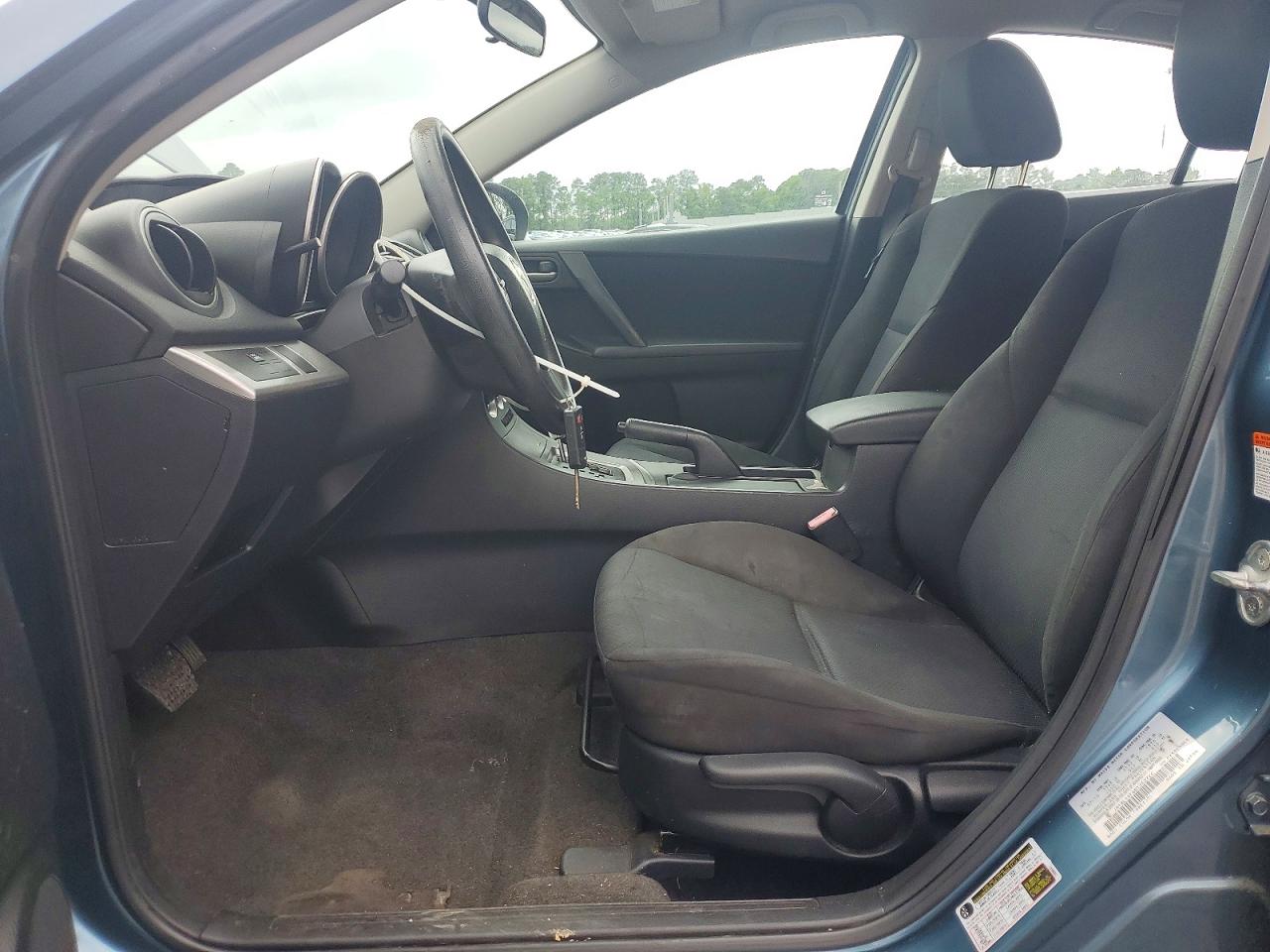 2011 MAZDA 3