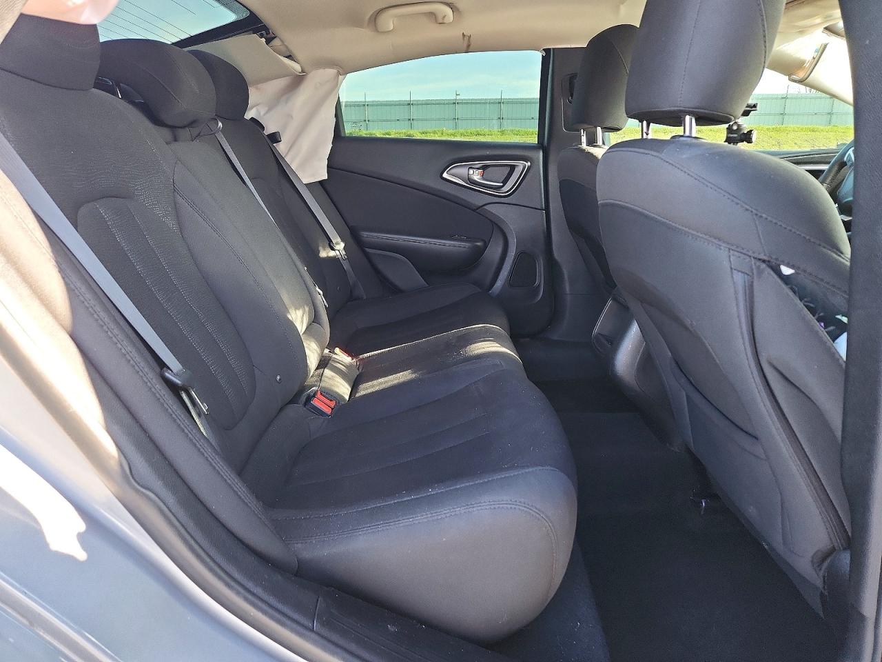 2016 CHRYSLER 200