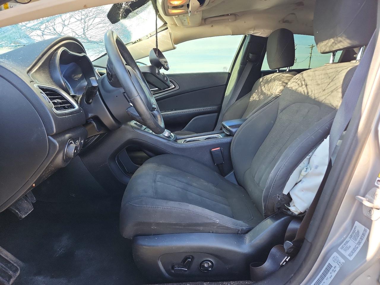 2016 CHRYSLER 200