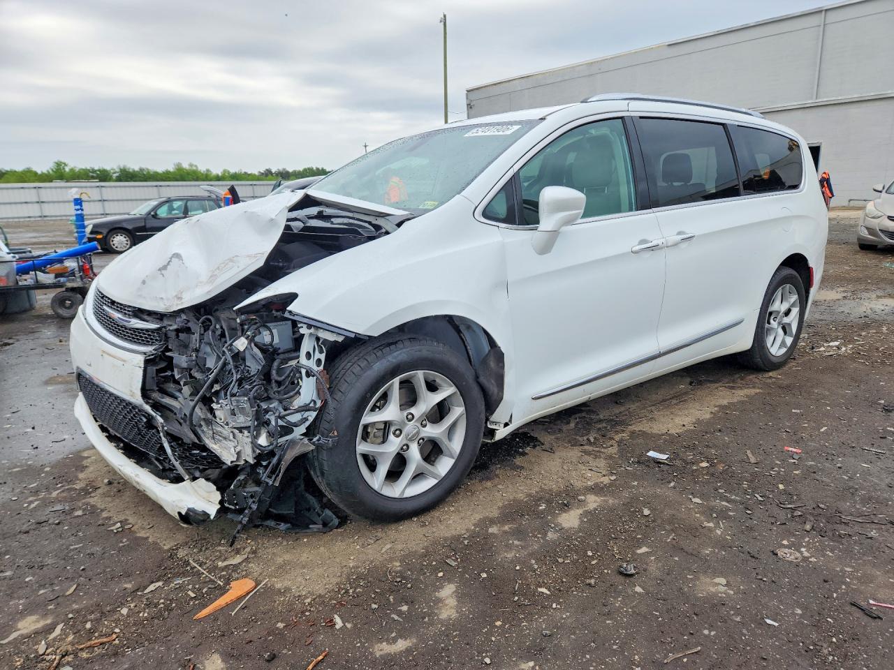 2017 CHRYSLER PACIFICA