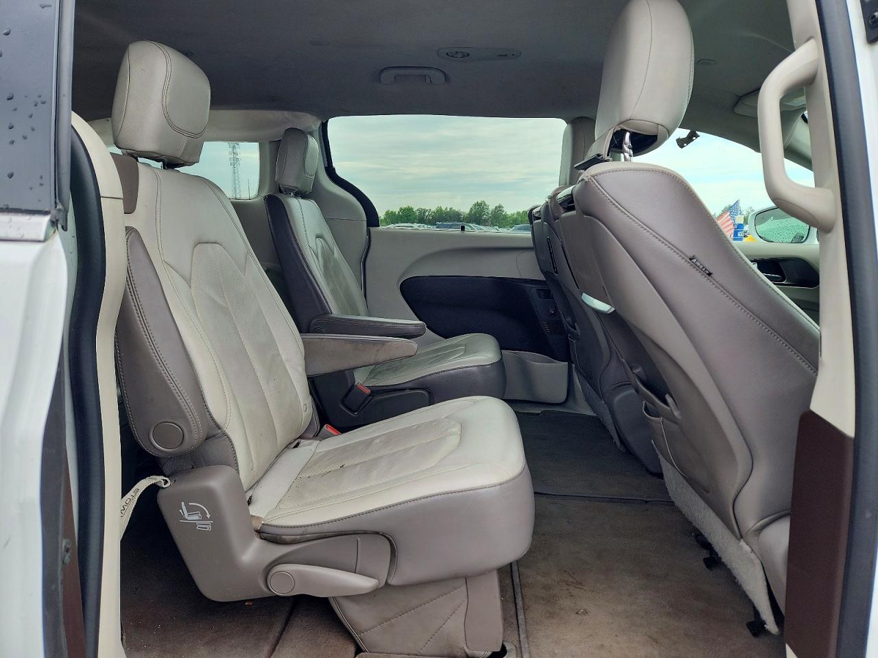 2017 CHRYSLER PACIFICA