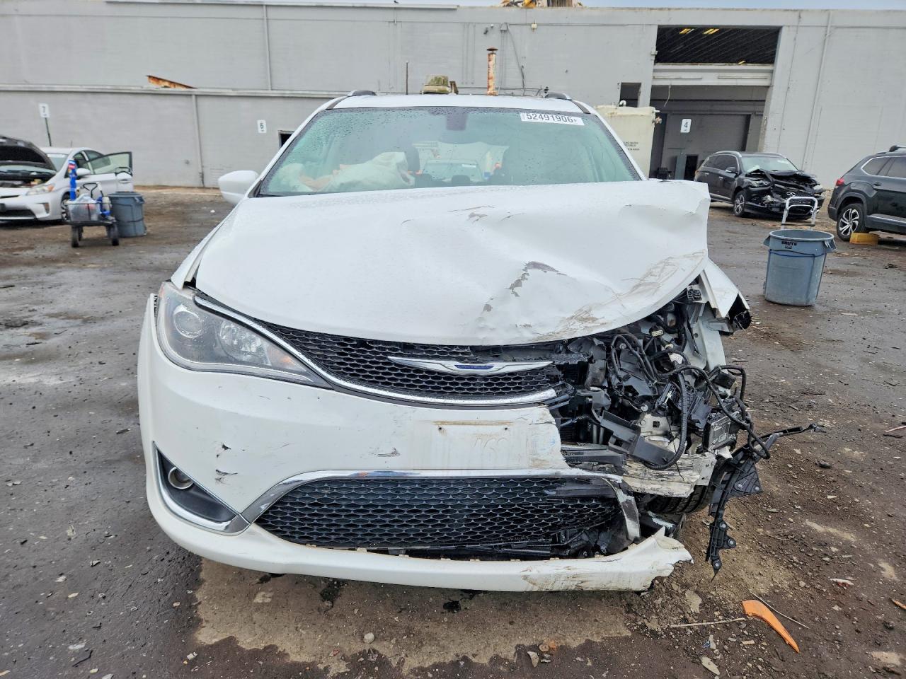 2017 CHRYSLER PACIFICA