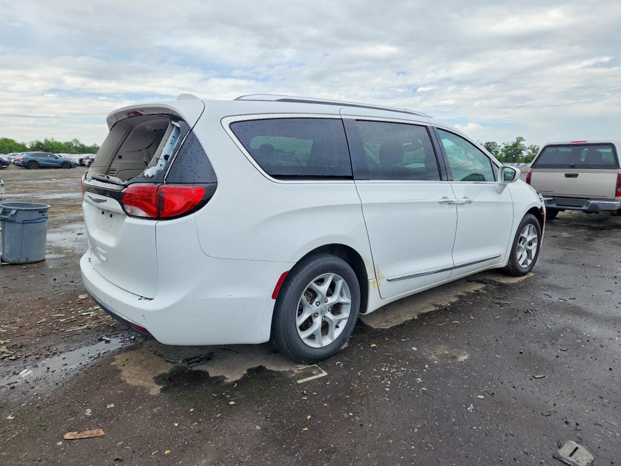 2017 CHRYSLER PACIFICA