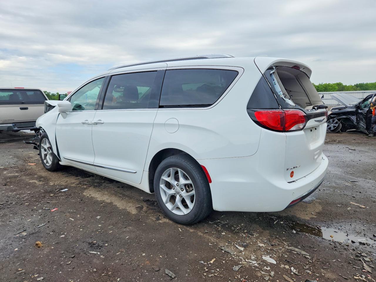 2017 CHRYSLER PACIFICA