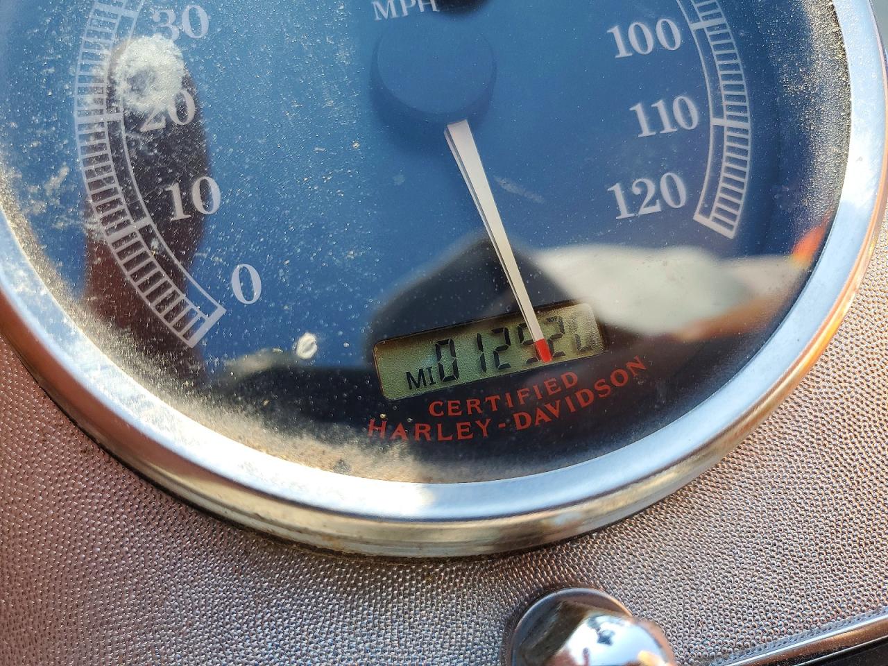 2005 HARLEY-DAVIDSON FL