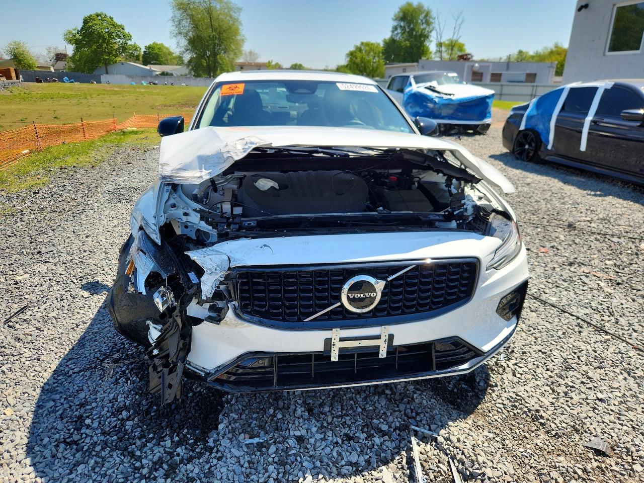 2024 VOLVO S60