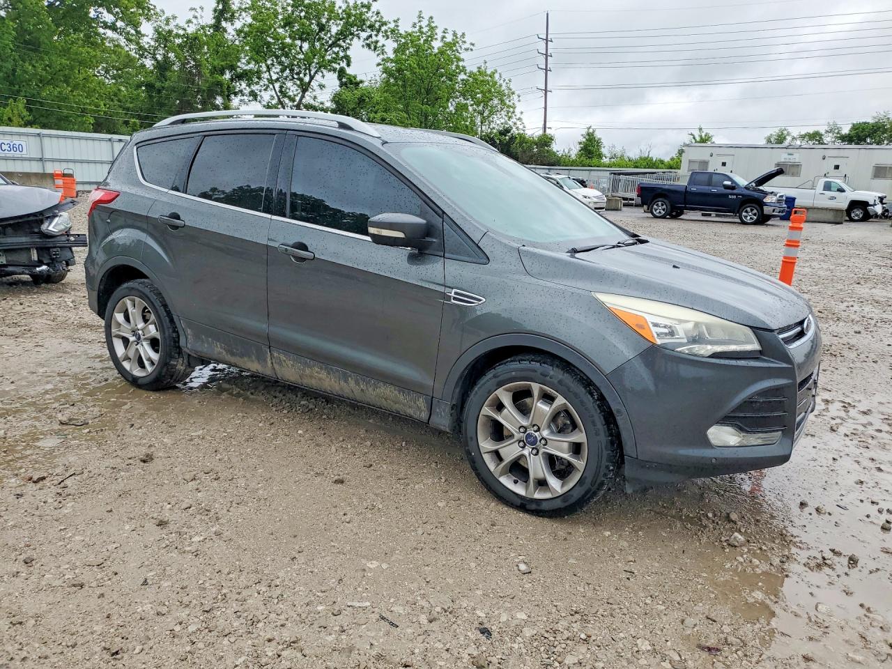 2016 FORD ESCAPE