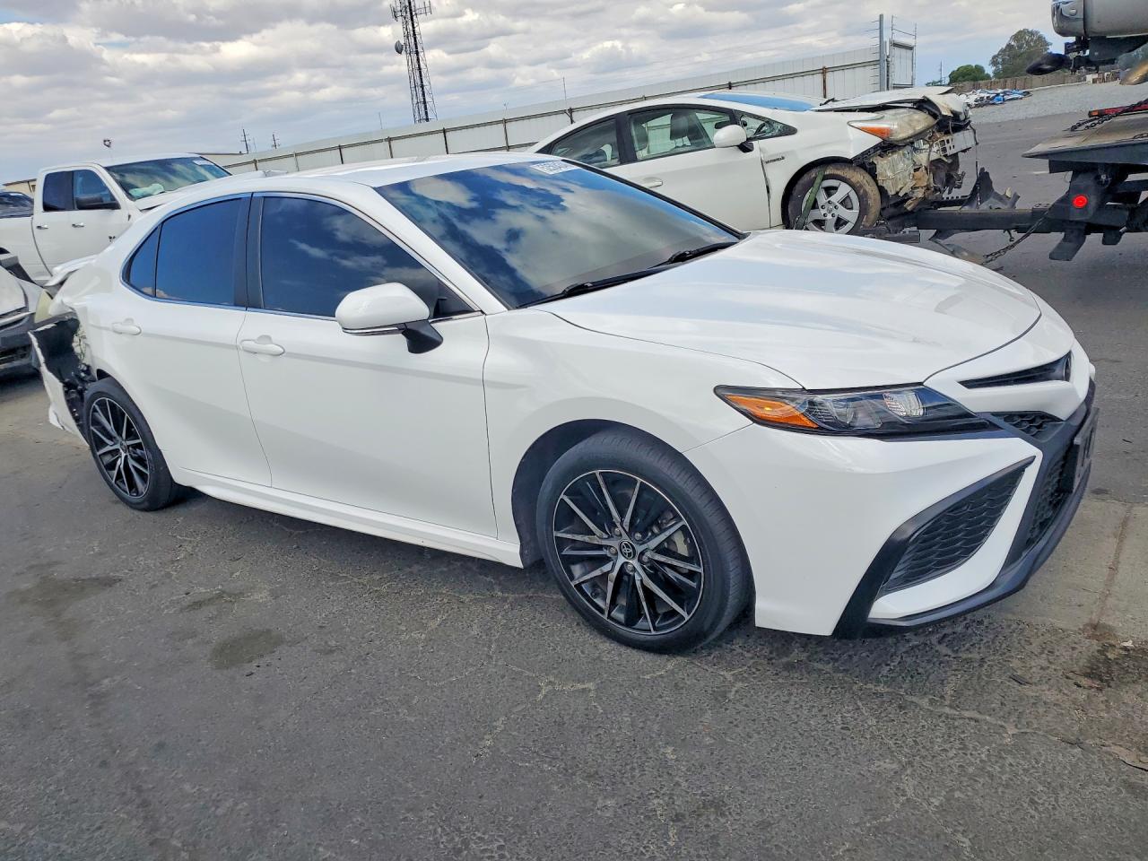 2023 TOYOTA CAMRY
