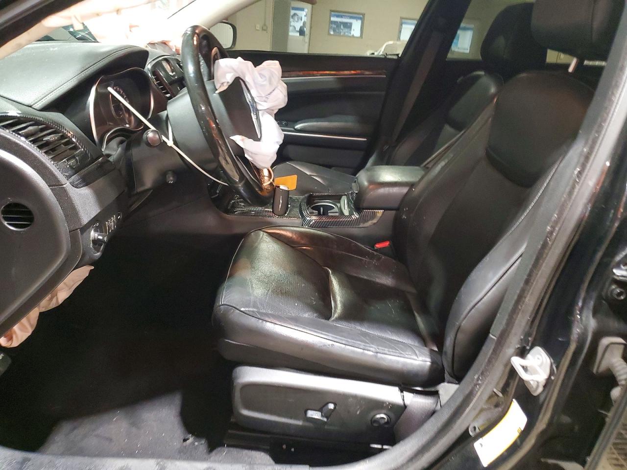 2019 CHRYSLER 300