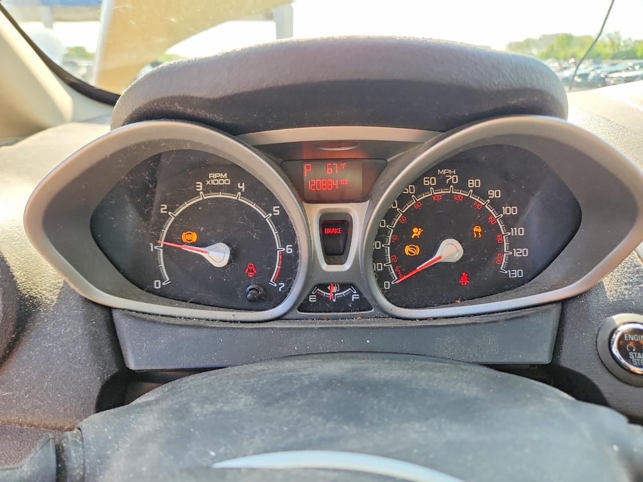 2011 FORD FIESTA