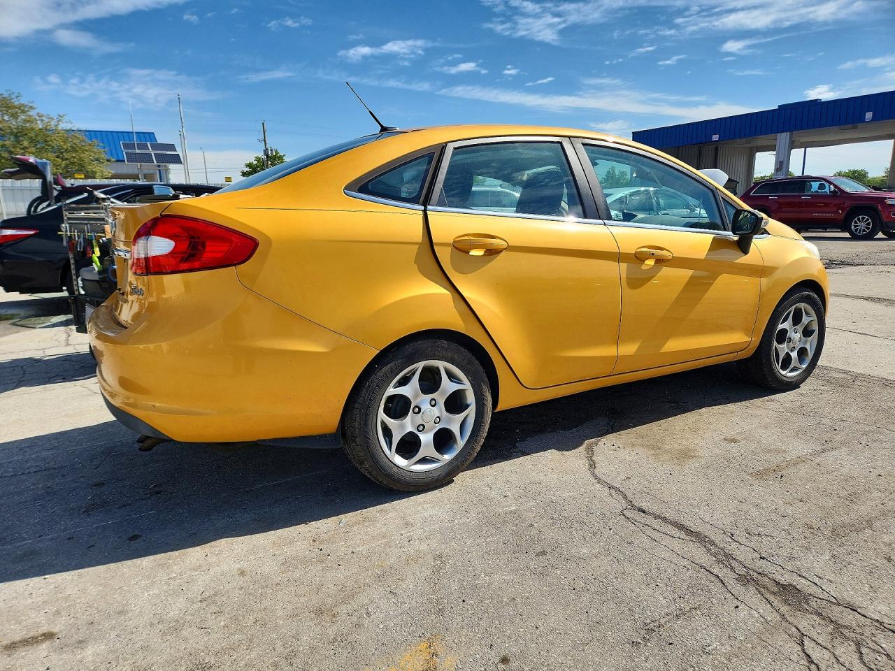 2011 FORD FIESTA