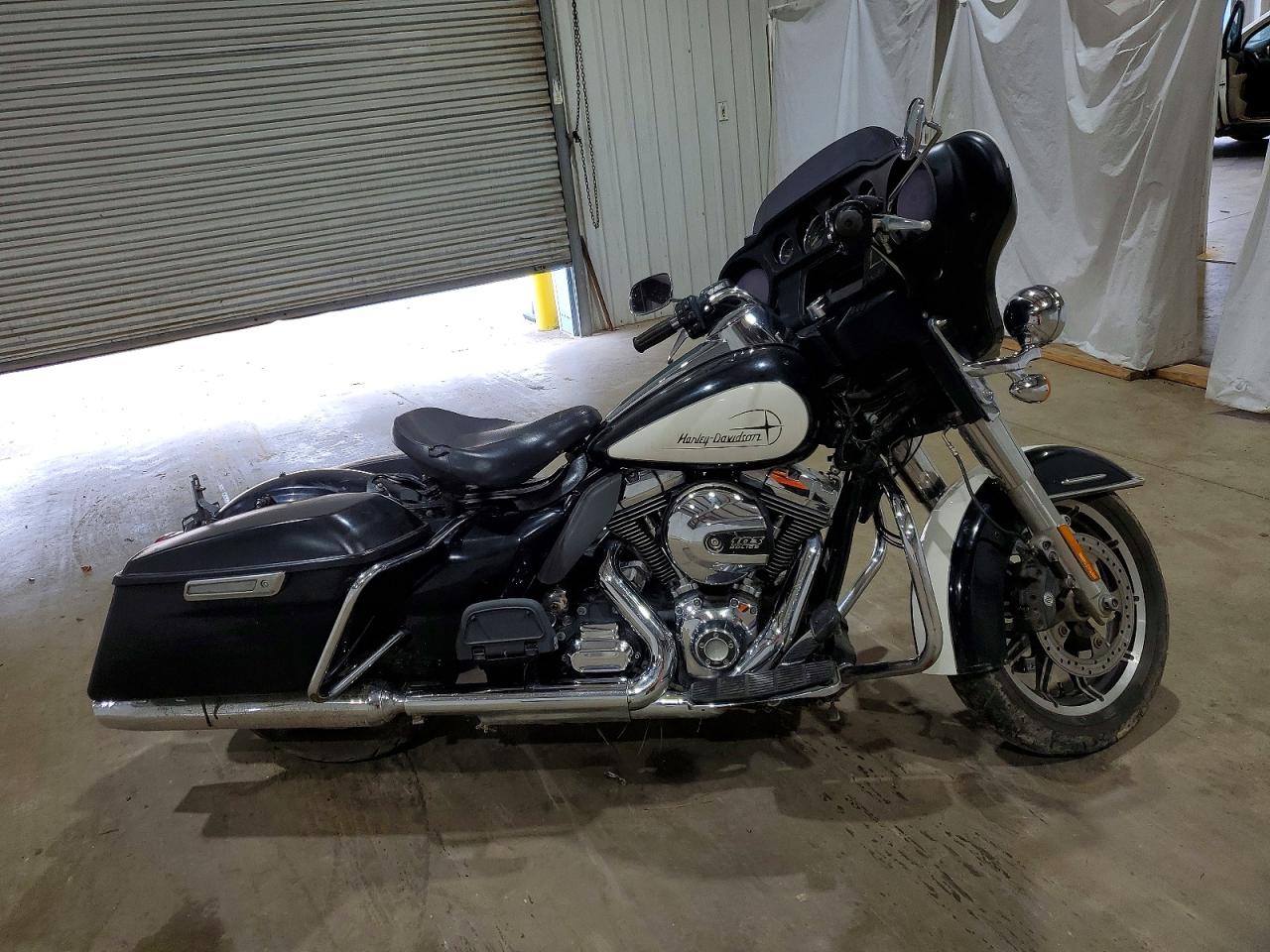2015 HARLEY-DAVIDSON FL