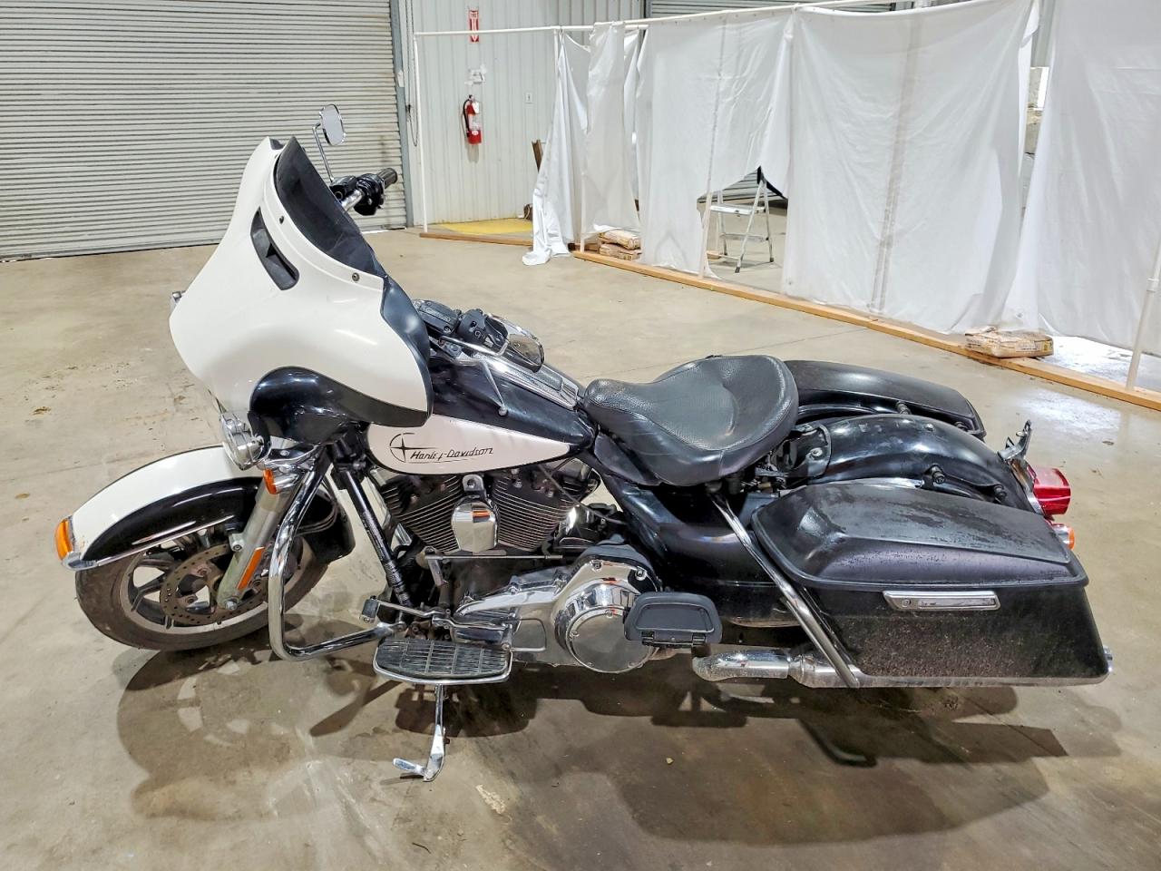 2015 HARLEY-DAVIDSON FL