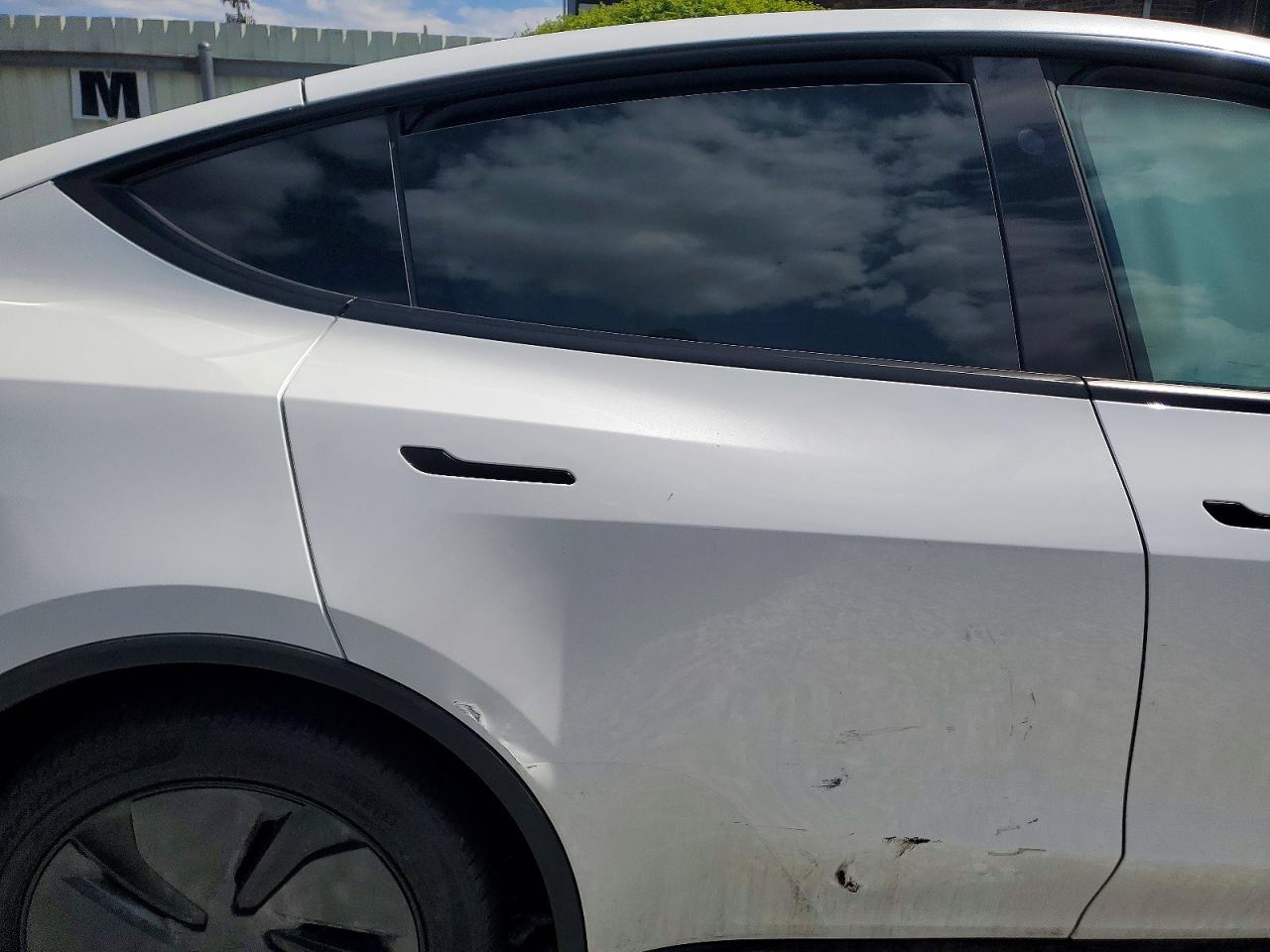 2026 TESLA MODEL Y