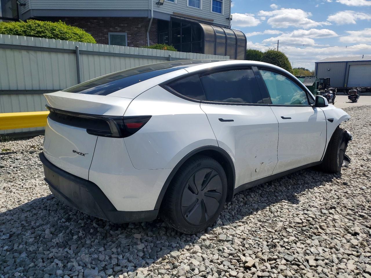 2026 TESLA MODEL Y