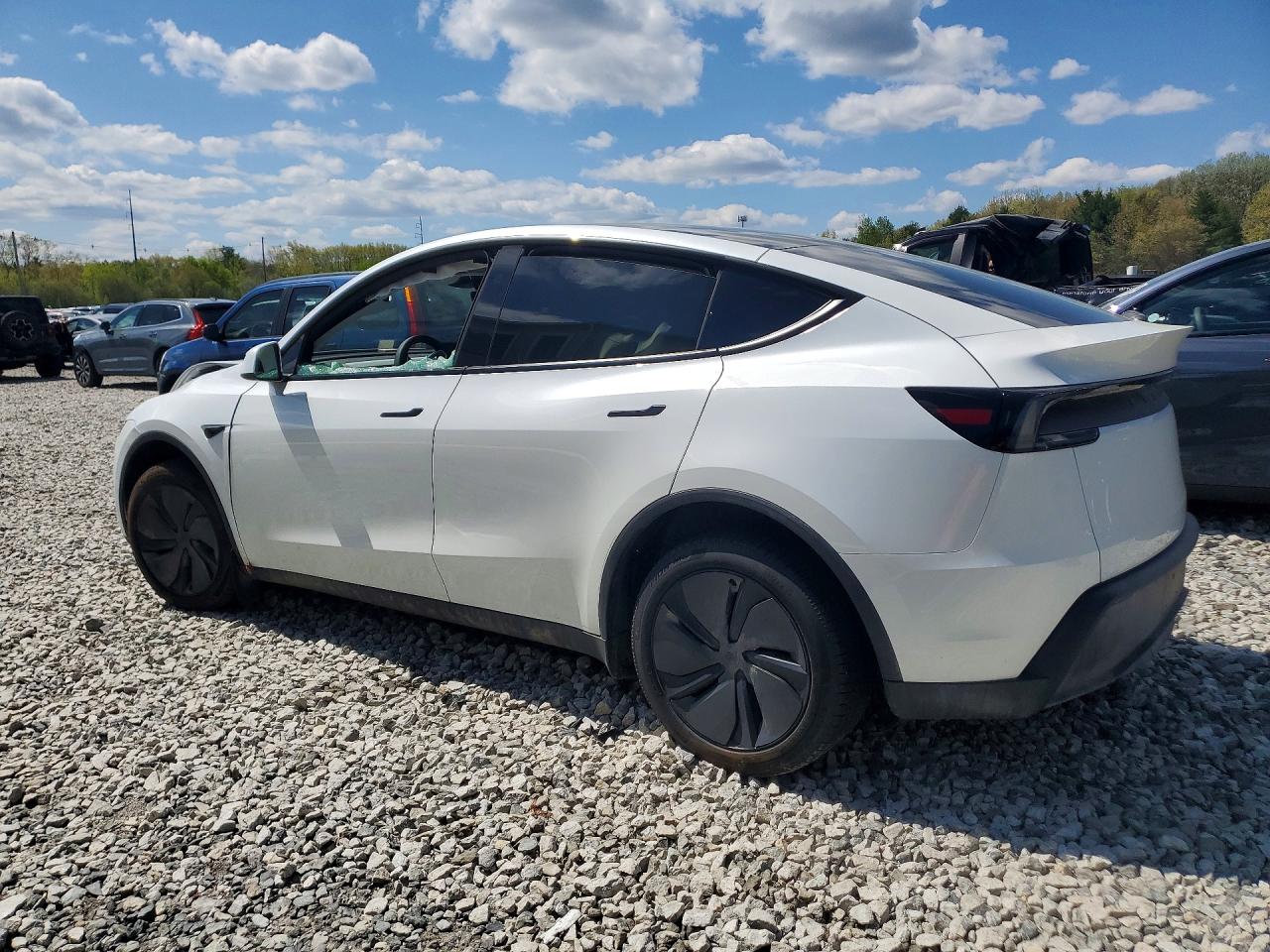 2026 TESLA MODEL Y