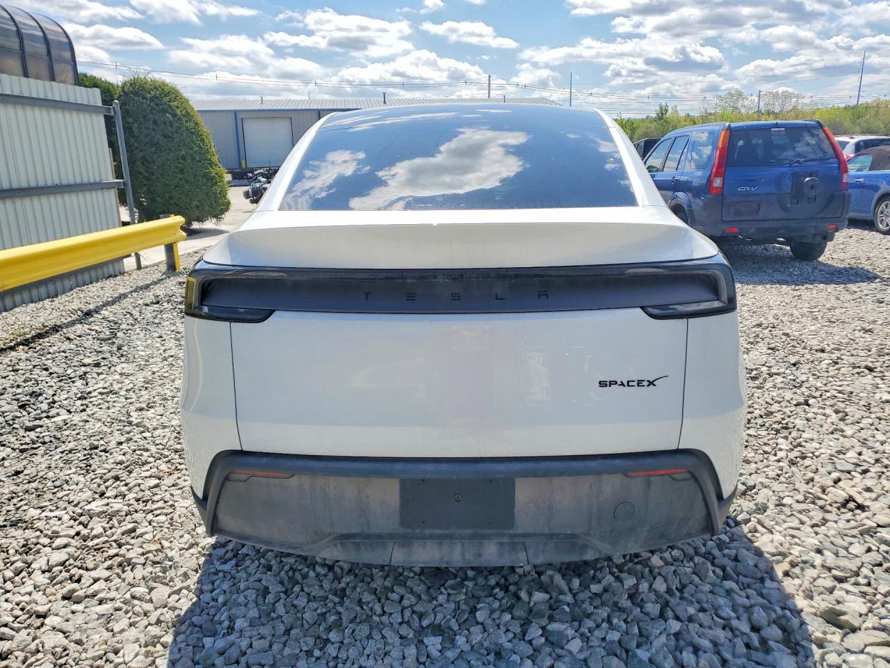 2026 TESLA MODEL Y
