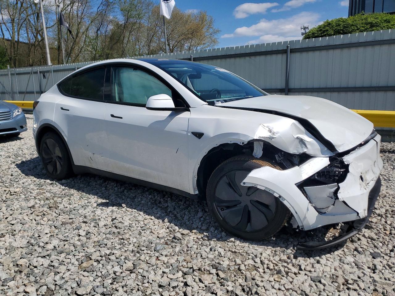 2026 TESLA MODEL Y