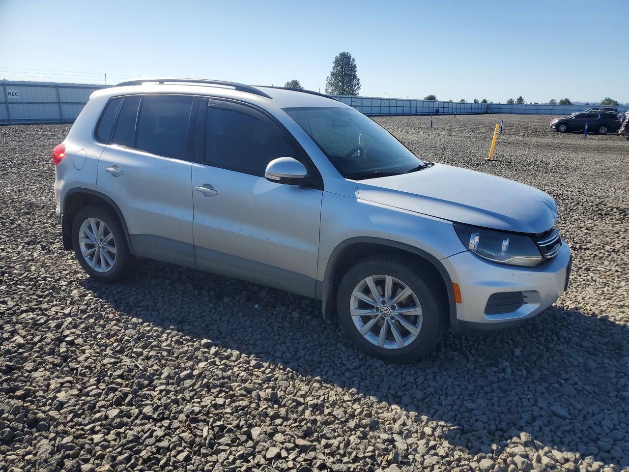 2017 VOLKSWAGEN TIGUAN
