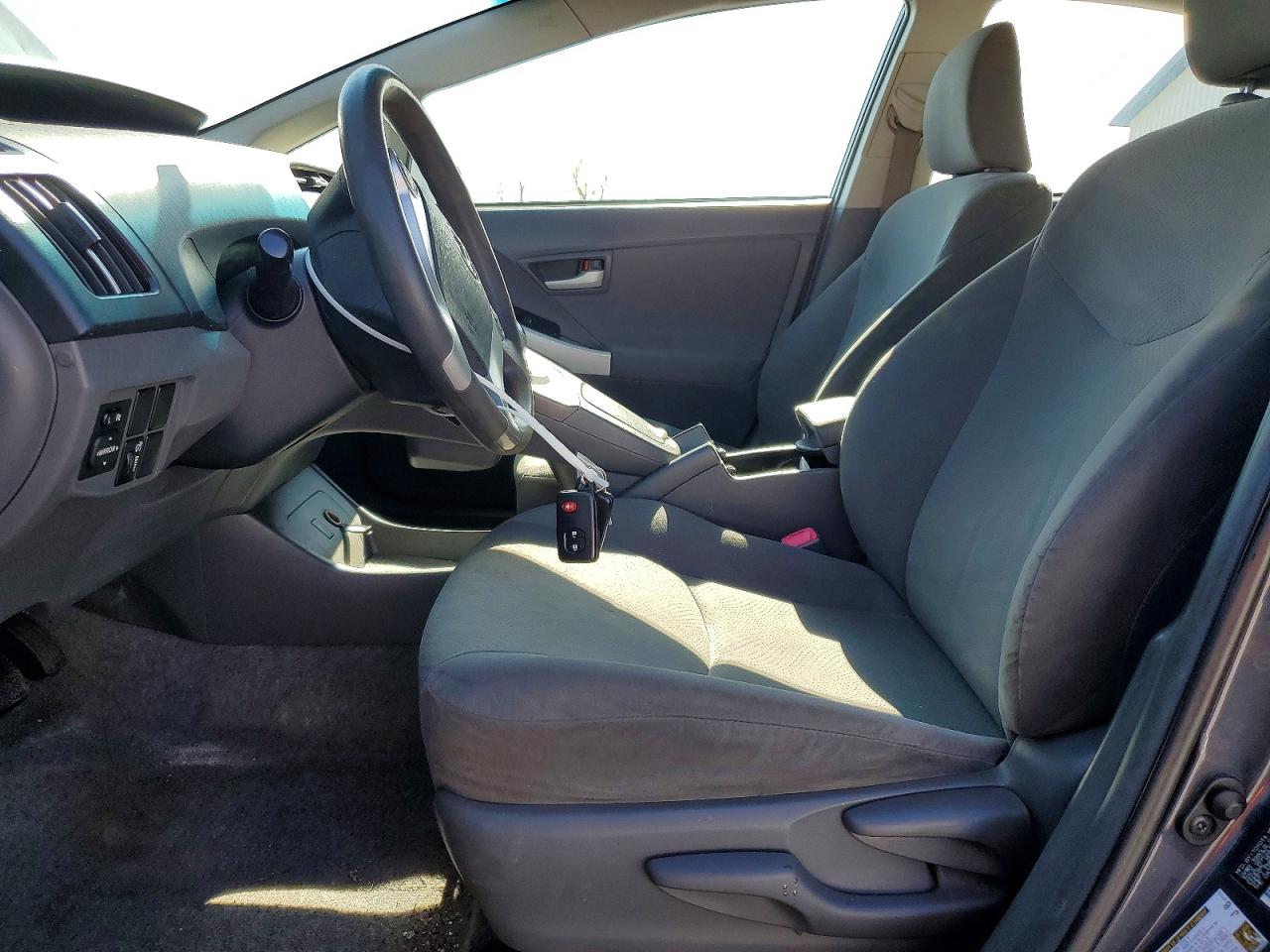 2011 TOYOTA PRIUS