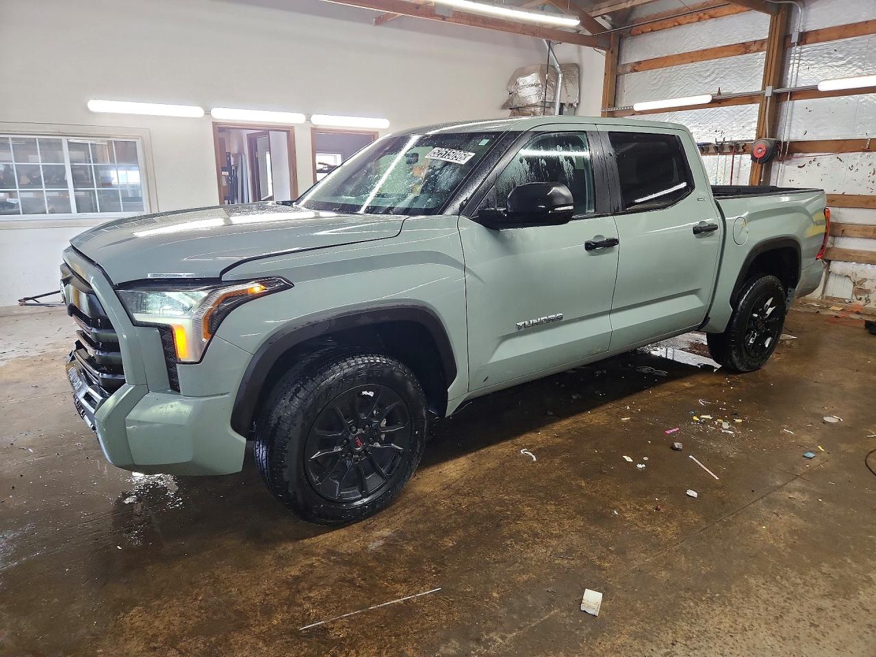 2025 TOYOTA TUNDRA