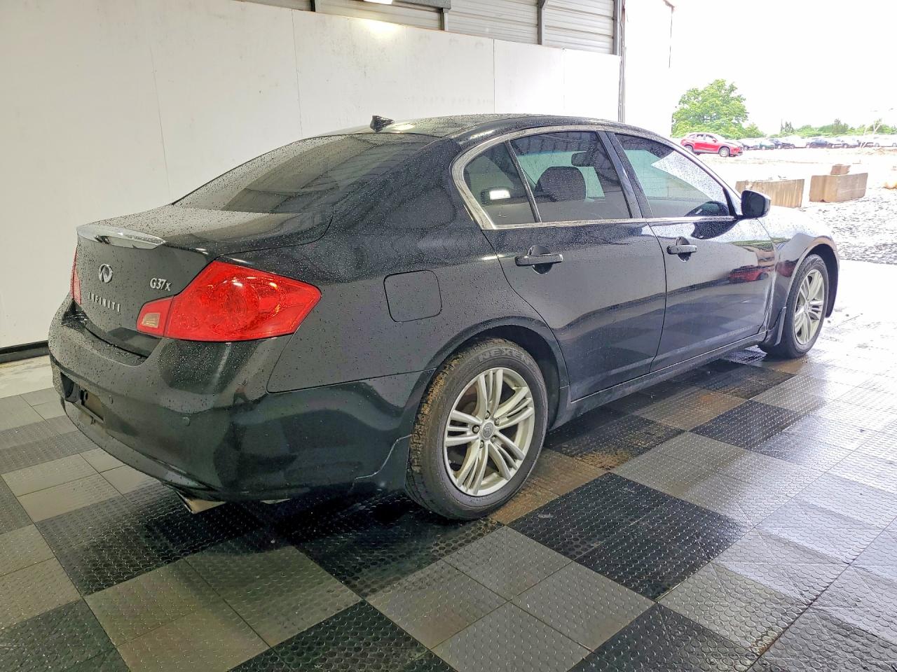 2013 INFINITI G37