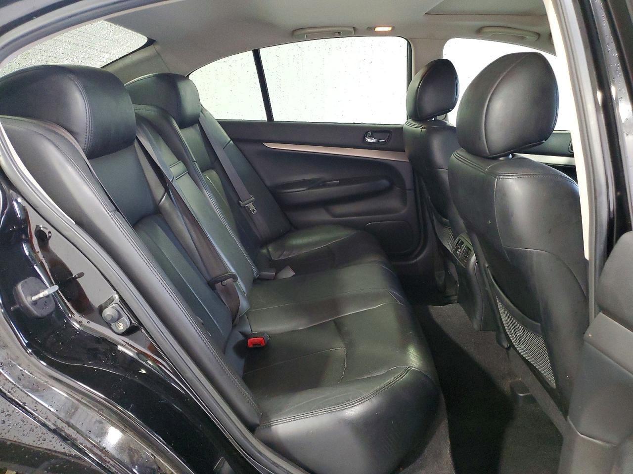 2013 INFINITI G37