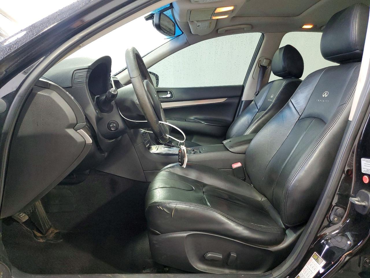 2013 INFINITI G37