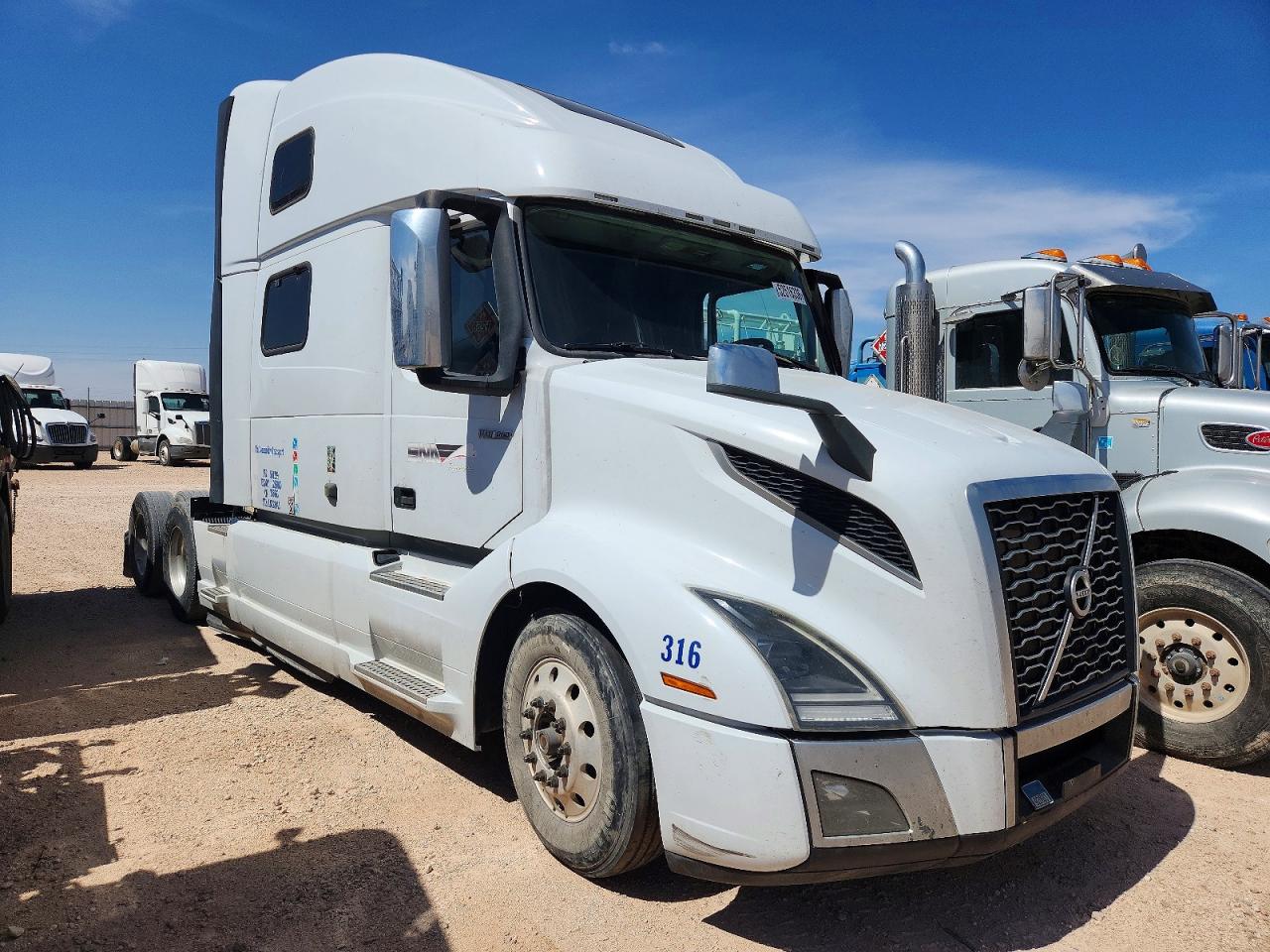 2020 VOLVO VN