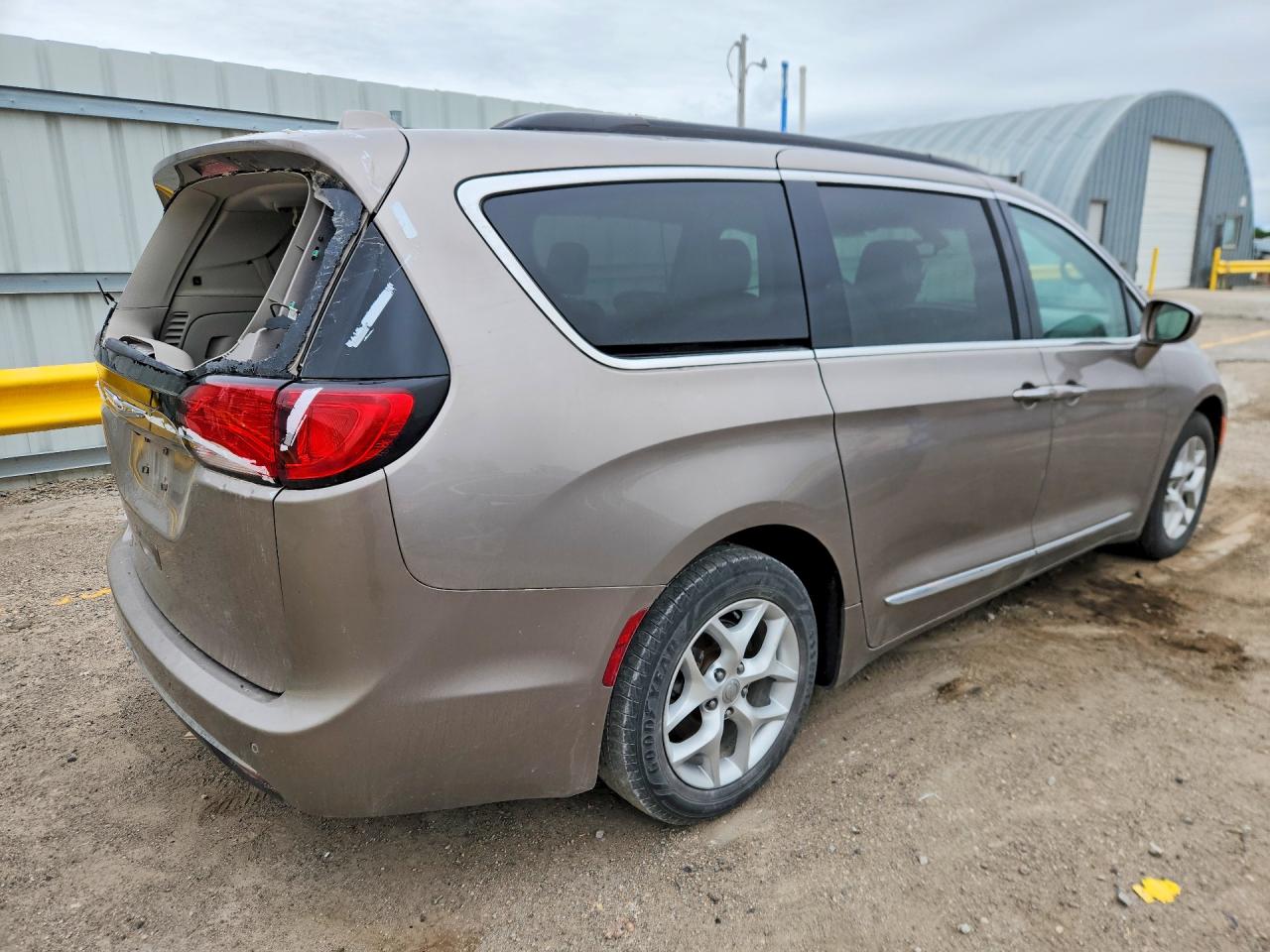 2017 CHRYSLER PACIFICA